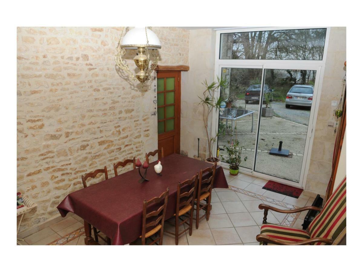 Hotel Les Vieilles Vignes à Thorigne Extérieur photo