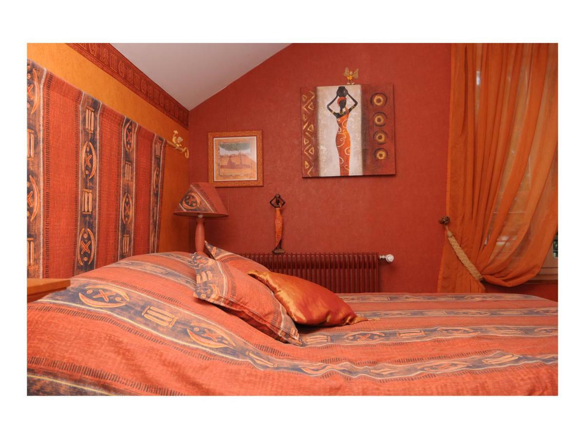 Hotel Les Vieilles Vignes à Thorigne Extérieur photo